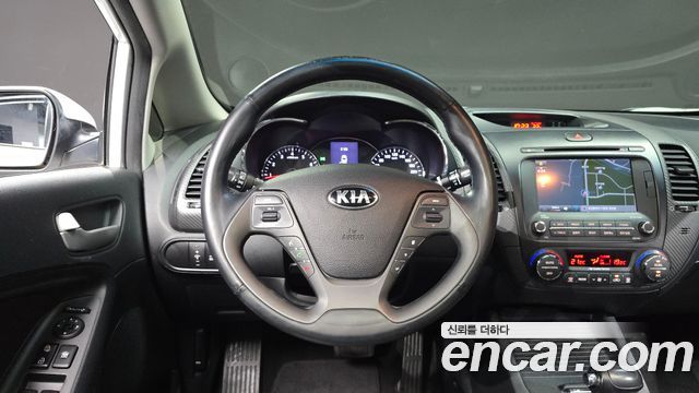 Kia K3 2013 — photo 13