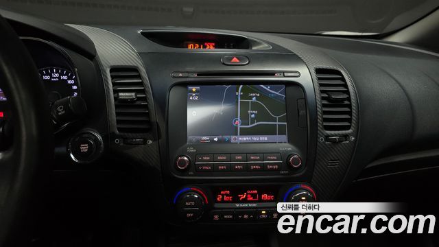 Kia K3 2013 — photo 16