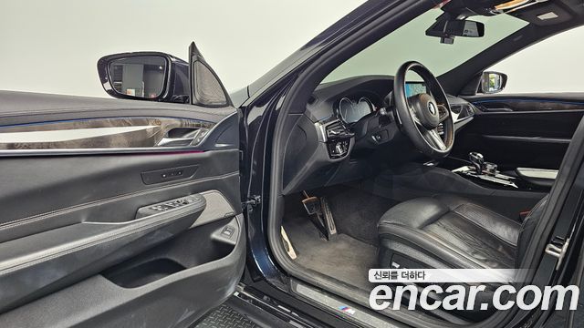 BMW Gran Turismo 2018 — photo 13