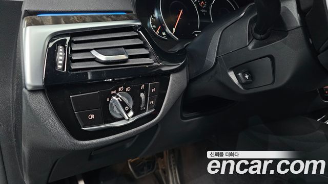 BMW Gran Turismo 2018 — photo 27