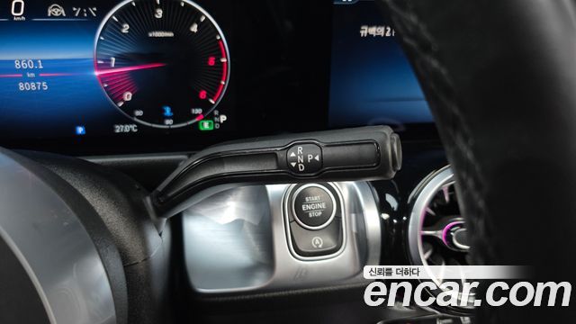 Mercedes-Benz GLB-Class 2024 — photo 9