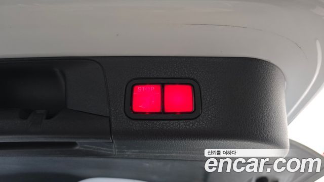 Mercedes-Benz GLB-Class 2024 — photo 20