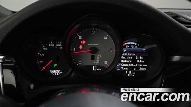 Porsche Macan 2017 — photo 11