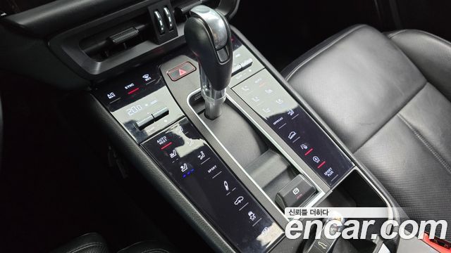 Porsche Macan 2017 — photo 12