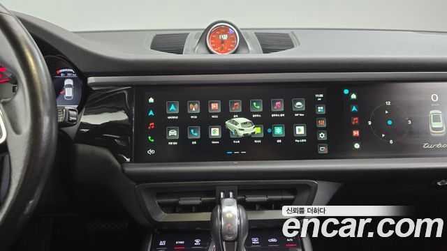 Porsche Macan 2017 — photo 18