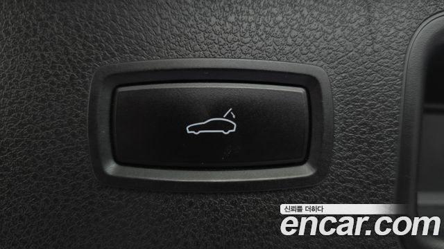 Porsche Macan 2017 — photo 21