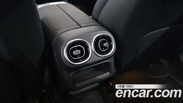 Mercedes-Benz GLC-Class 2024 — photo 31