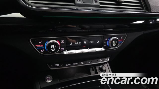 Audi Q5 2021 — photo 22