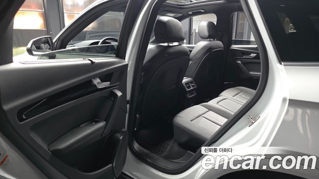 Audi Q5 2021 — photo 16