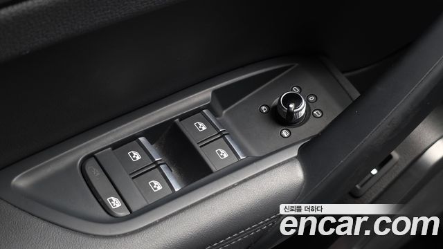 Audi Q5 2021 — photo 28