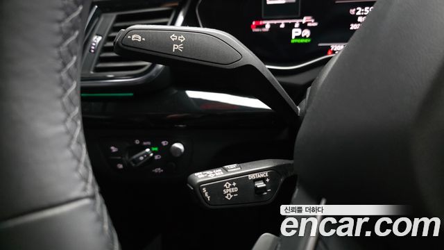 Audi Q5 2021 — photo 32