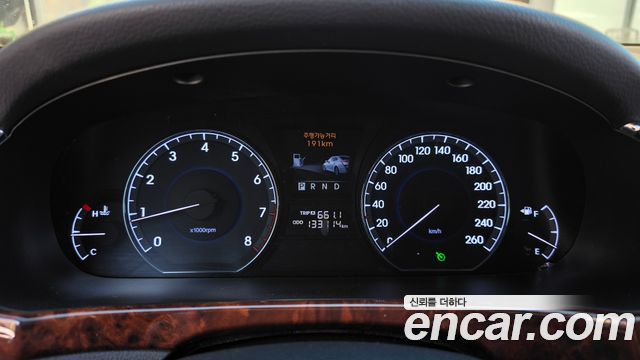 Hyundai Equus 2010 — photo 8