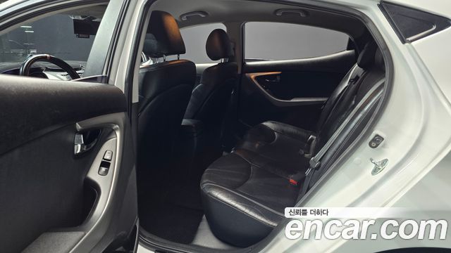 Hyundai AVANTE 2011 — photo 12