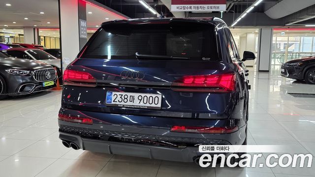 Audi SQ7 2026 — photo 8