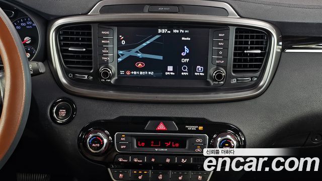 Kia Sorento 2018 — photo 14