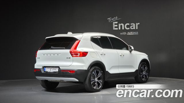 Volvo XC40 2021 — photo 2