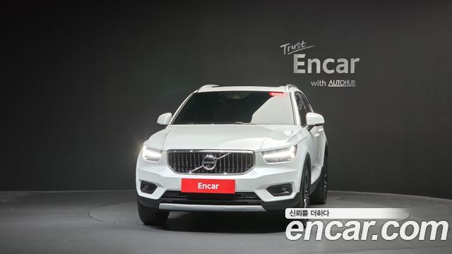 Volvo XC40 2021 — photo 3