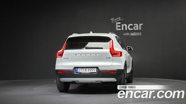 Volvo XC40 2021 — photo 4