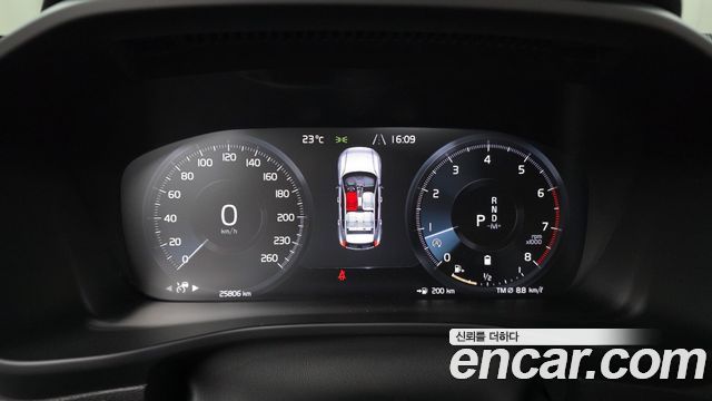 Volvo XC40 2021 — photo 11