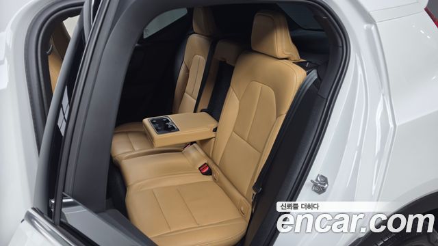 Volvo XC40 2021 — photo 18