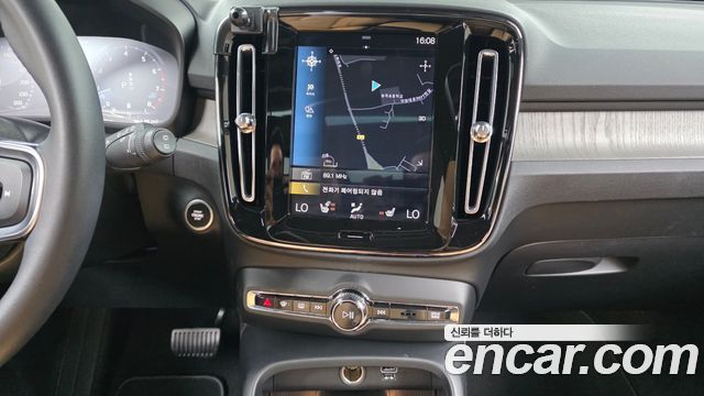 Volvo XC40 2021 — photo 19