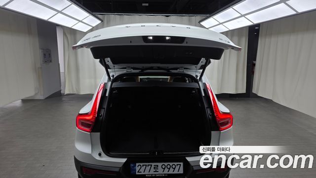 Volvo XC40 2021 — photo 25