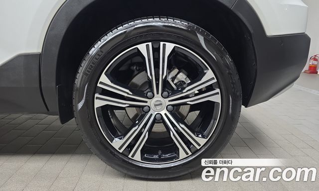 Volvo XC40 2021 — photo 7