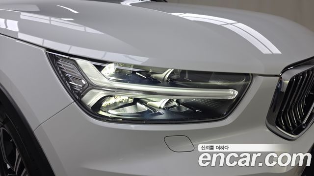 Volvo XC40 2021 — photo 8