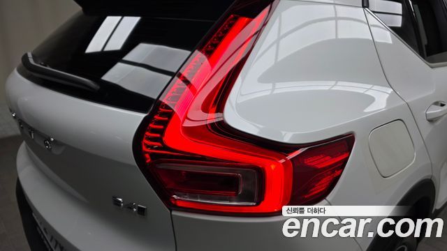 Volvo XC40 2021 — photo 9
