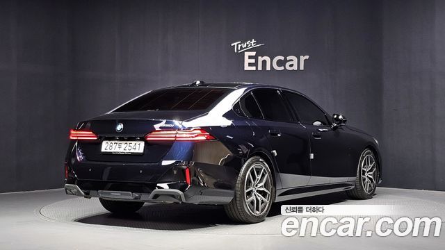 BMW 5-Series 2026 — photo 2