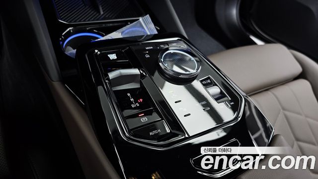 BMW 5-Series 2026 — photo 12