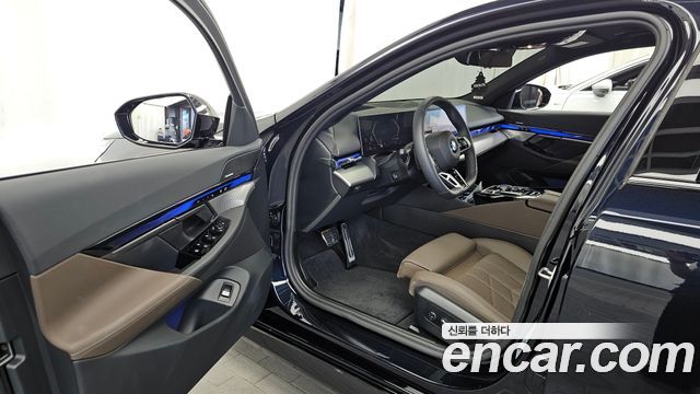 BMW 5-Series 2026 — photo 13