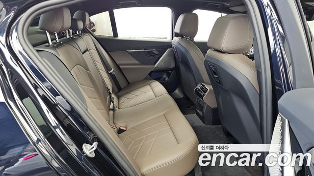 BMW 5-Series 2026 — photo 18