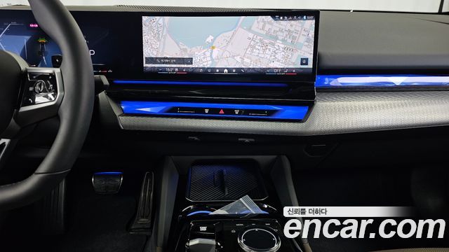 BMW 5-Series 2026 — photo 20