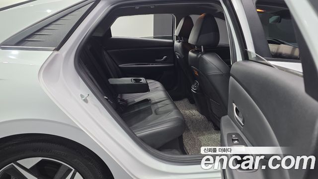 Hyundai AVANTE 2021 — photo 18