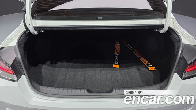Hyundai AVANTE 2021 — photo 23