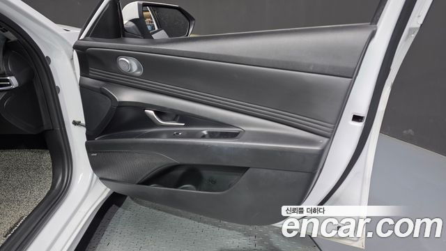 Hyundai AVANTE 2021 — photo 14