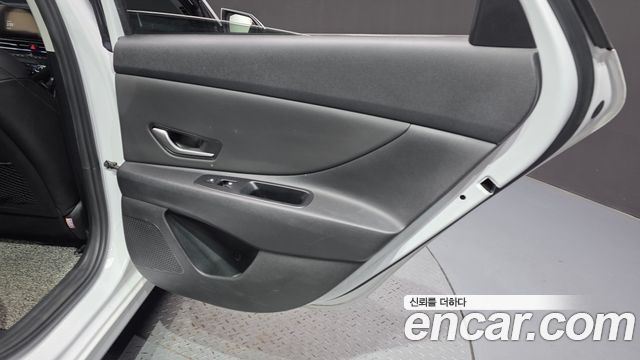 Hyundai AVANTE 2021 — photo 15