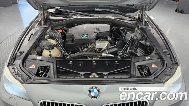 BMW 5-Series 2012 — photo 6