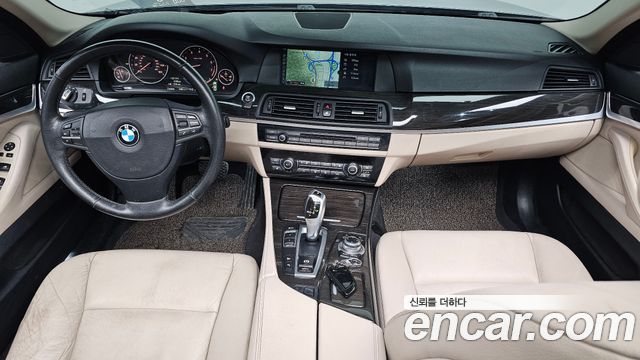 BMW 5-Series 2012 — photo 10