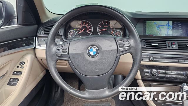 BMW 5-Series 2012 — photo 19