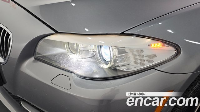 BMW 5-Series 2012 — photo 8