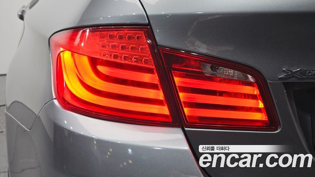 BMW 5-Series 2012 — photo 9