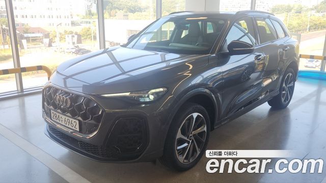 Audi Q5 2025 — photo 1