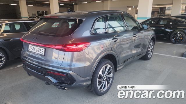 Audi Q5 2025 — photo 2