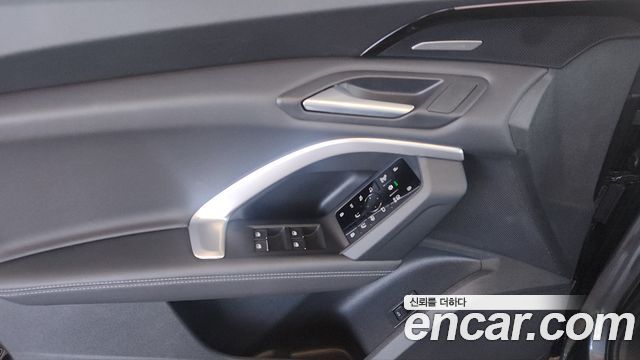 Audi Q5 2025 — photo 11