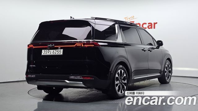 Kia Canival 2023 — photo 2
