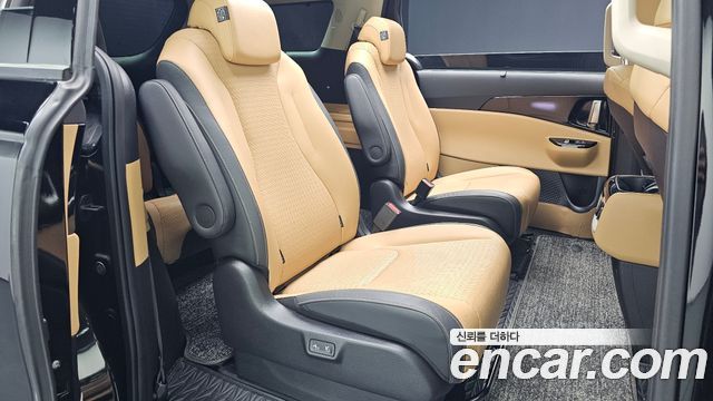 Kia Canival 2023 — photo 17