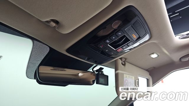 Kia Canival 2023 — photo 25