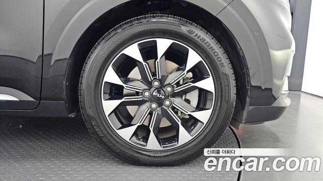 Kia Canival 2023 — photo 7